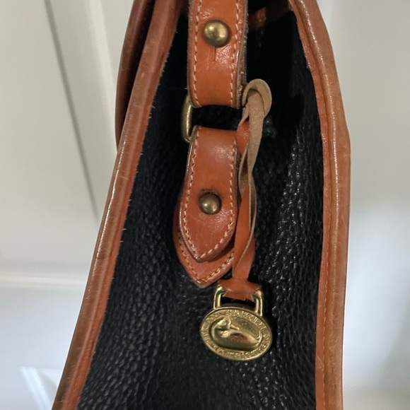 DOONEY & BOURKE
Vintage Pebbled Leather Flap Shoulder Handbag - Picture 6 of 12